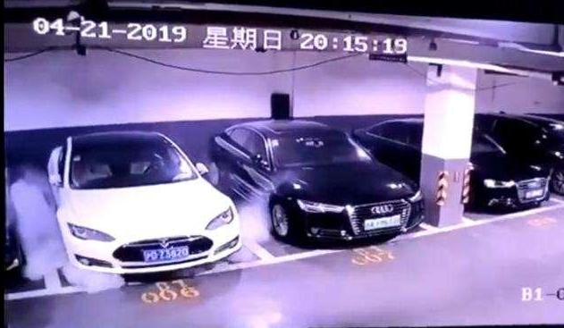 拒絕特斯拉式自燃 未來的電動車電池應(yīng)該是這樣的