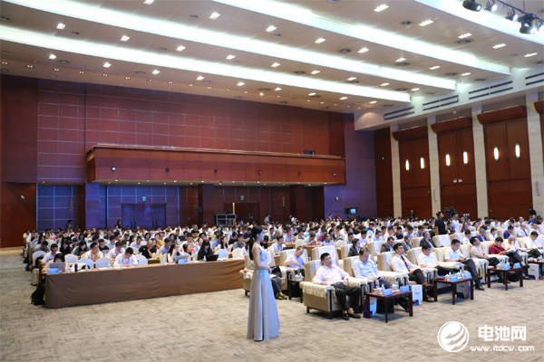 首屆中國國際電動汽車安全技術創新大會現場
