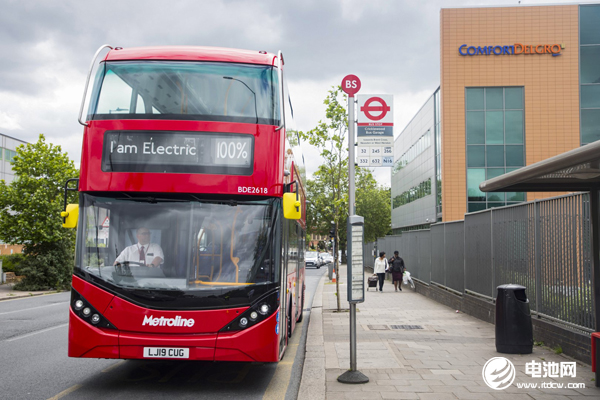 純電動(dòng)雙層大巴銷(xiāo)量破百！比亞迪加速推動(dòng)英國(guó)公共交通電動(dòng)化進(jìn)程