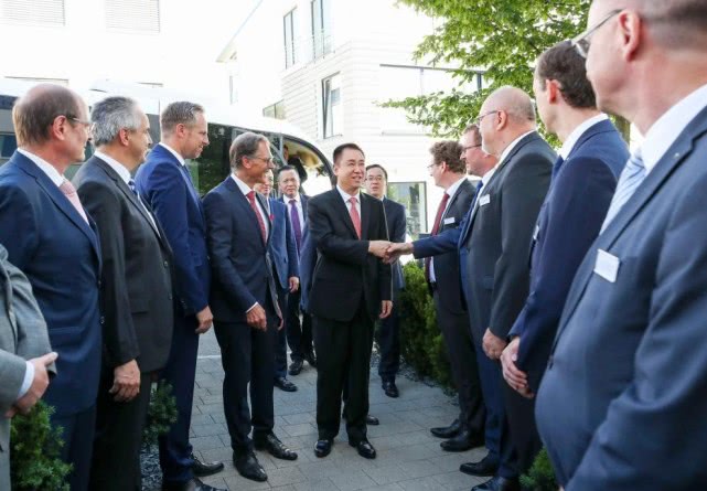 德國hofer高管團(tuán)隊(duì)歡迎許家印一行