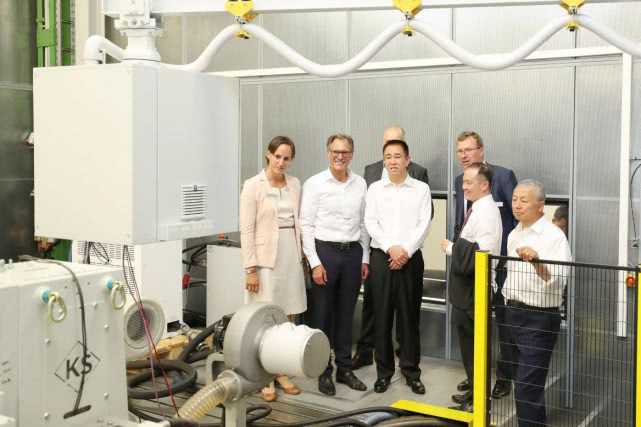 許家印考察德國hofer測(cè)試中心