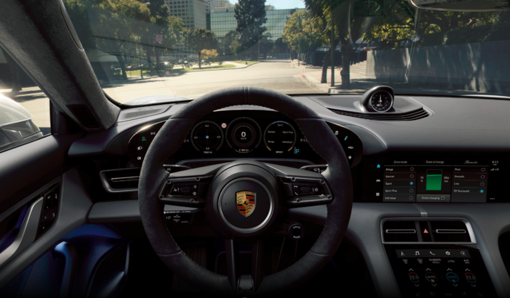 純電動(dòng)跑車Taycan的中控屏