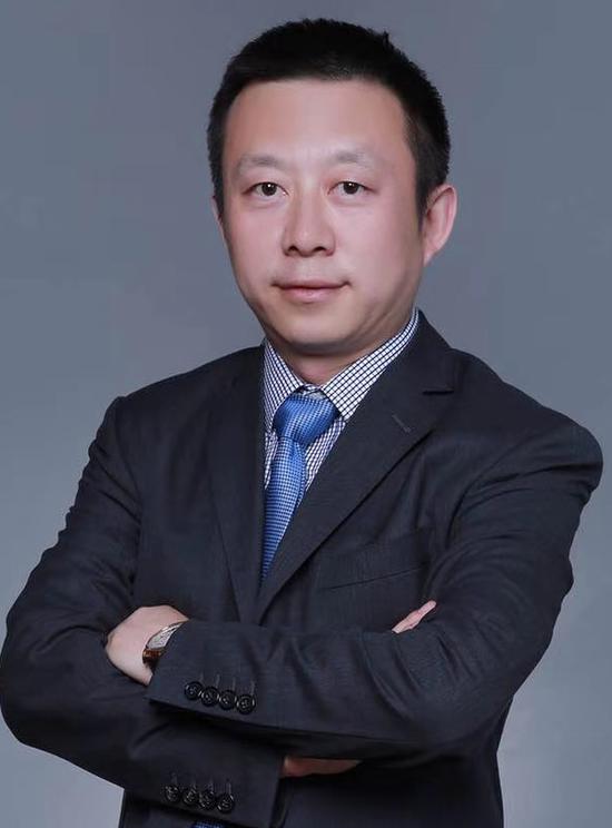 李黔，現任比亞迪股份有限公司董事會秘書及投資處總經理