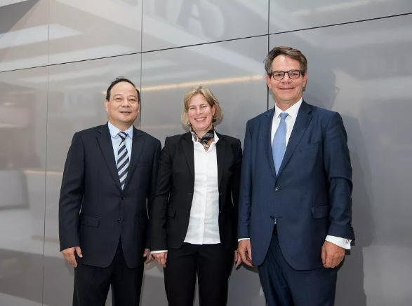 寧德時(shí)代與戴姆勒卡客車簽訂電動(dòng)卡車電池全球采購協(xié)議