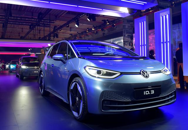 大眾集團(tuán)ID.3電動(dòng)車舉行投產(chǎn)儀式 德國總理默克爾出席