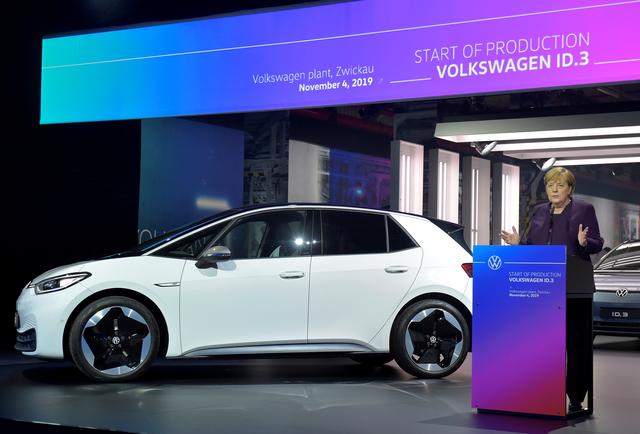 大眾集團(tuán)ID.3電動(dòng)車舉行投產(chǎn)儀式 德國總理默克爾出席