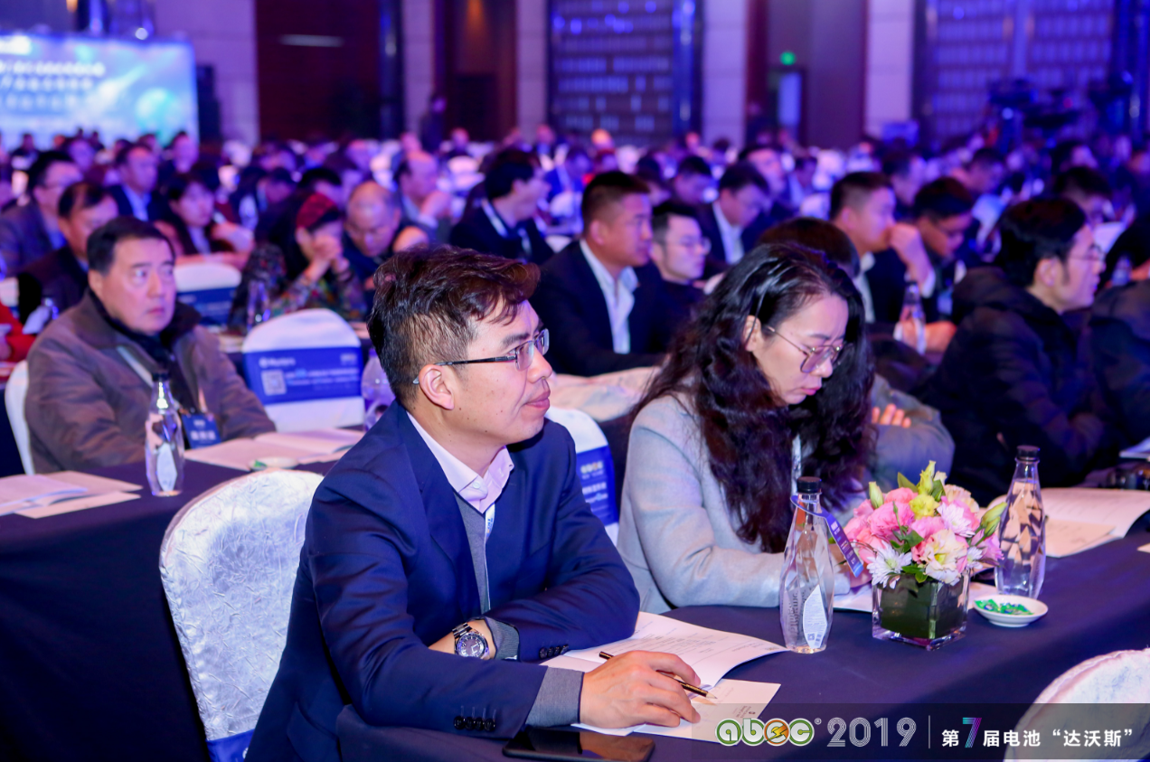 新能源電池產(chǎn)業(yè)渡劫：立足大市場 謀求高質(zhì)量