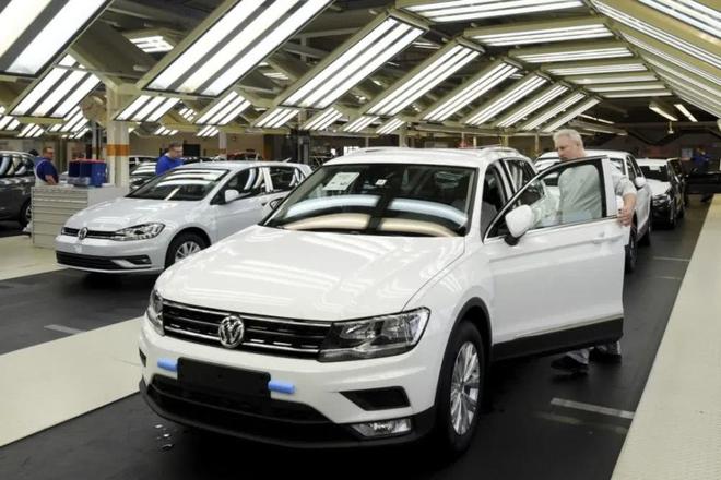  中外疫情車企百態(tài)：海外停工停產(chǎn) 自主出海腳步放緩