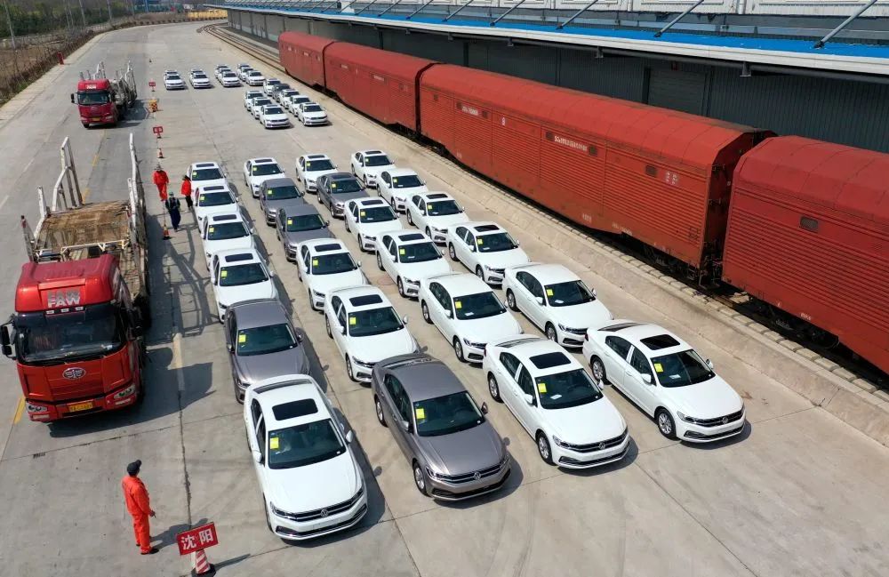 政策組合拳能否給汽車市場“掛擋提速”？ 新能源汽車新機(jī)遇引人關(guān)注