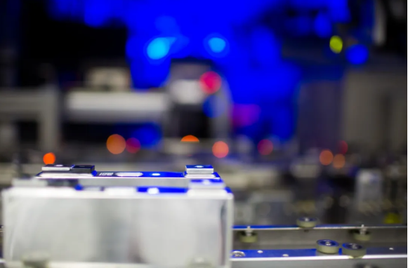 抓住重大歷史機遇 推動我國新能源產業快速發展