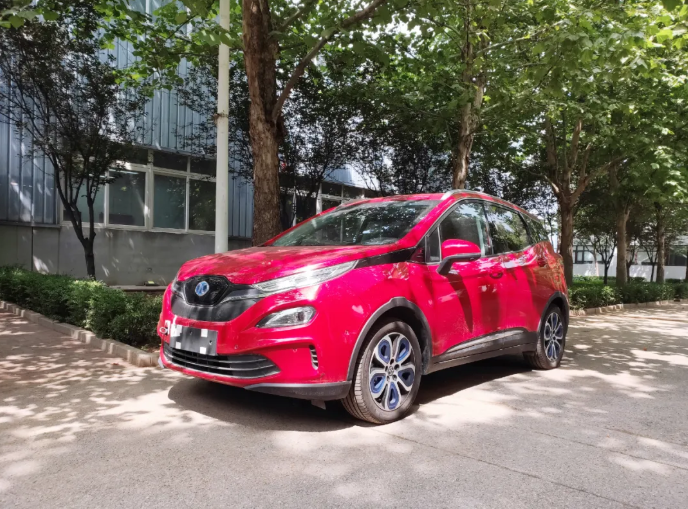 搭載清陶固態(tài)電池系統(tǒng)的純電動(dòng)樣車  圖片來源：清陶發(fā)展