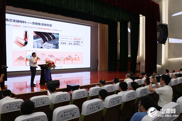 電池百人會(huì)企業(yè)家“問道”長興暨后疫情時(shí)代·2020中國電池新能源產(chǎn)業(yè)鏈生態(tài)健康發(fā)展企業(yè)家論壇現(xiàn)場