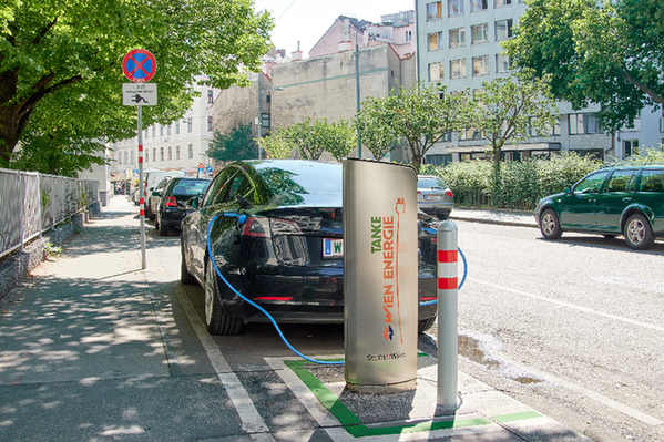 角逐全球汽車新能源時(shí)代 產(chǎn)業(yè)鏈吸金效應(yīng)明顯