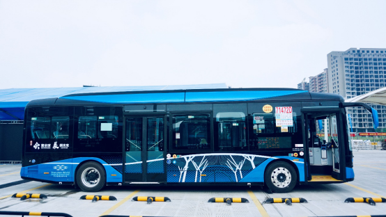 領航新時代綠色公交 首批全新比亞迪純電動客車投運深圳