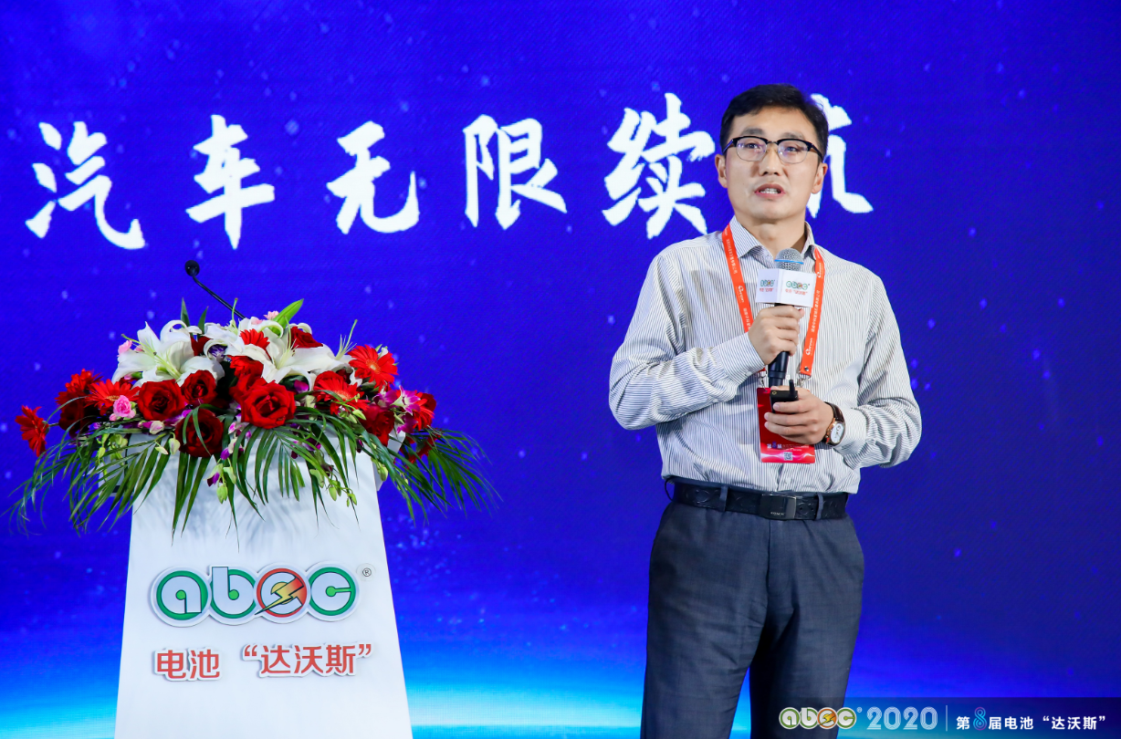 北汽新能源青島事業部黨委委員/副總經理何峰 北汽新能源青島事業部黨委委員/副總經理何峰