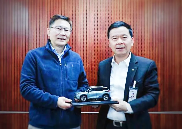 孚能科技董事長(zhǎng)王瑀博士和廣汽集團(tuán)黨委書(shū)記董事長(zhǎng)曾慶洪會(huì)見(jiàn)