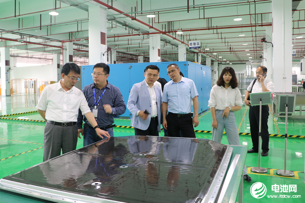 2021年中國電池新能源產(chǎn)業(yè)鏈調(diào)研團(tuán)一行參觀考察飛榮達(dá) 2021年中國電池新能源產(chǎn)業(yè)鏈調(diào)研團(tuán)一行參觀考察飛榮達(dá)