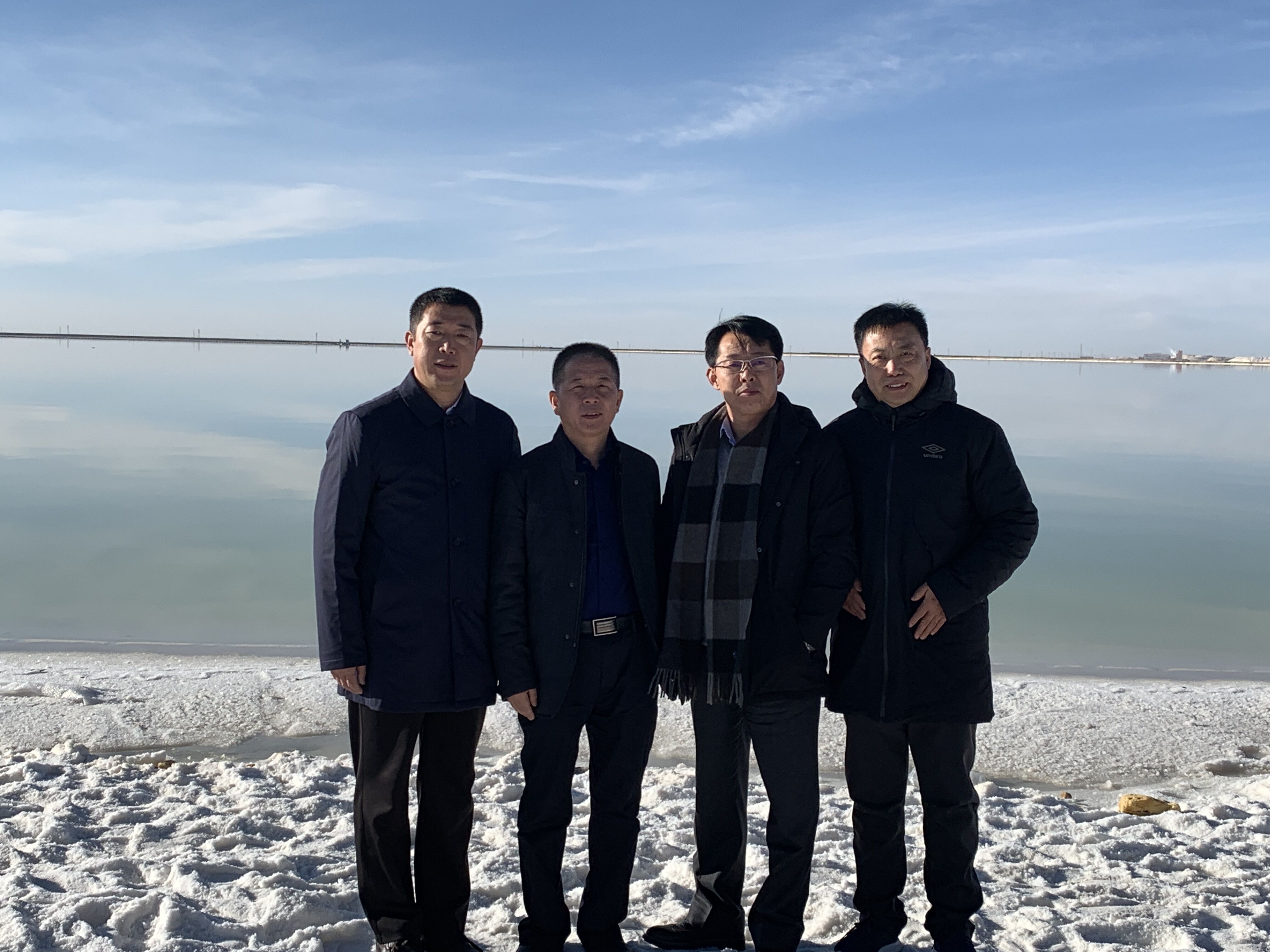 電池百人會(huì)理事長(zhǎng)于清教一行調(diào)研考察青海察爾汗鹽湖