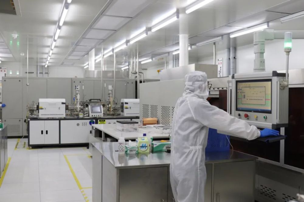 劉忠范院士：后摩爾時(shí)代，請(qǐng)“放過(guò)”石墨烯