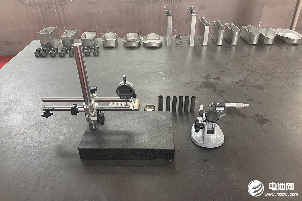 圓柱電池殼拉伸伺服沖床產品測試