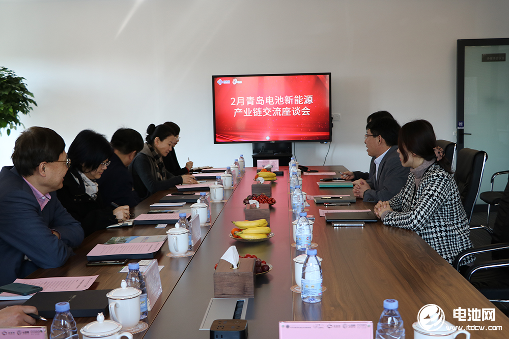 青島市民營(yíng)經(jīng)濟(jì)發(fā)展局一級(jí)調(diào)研員李中強(qiáng)一行到訪海融網(wǎng)山東總部