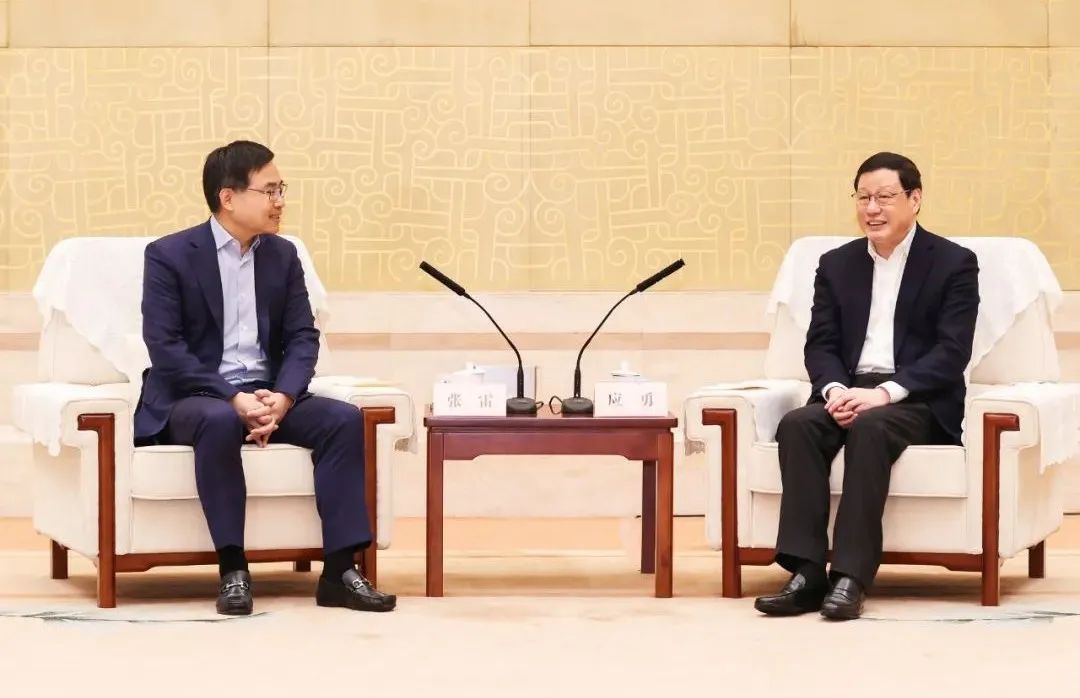 遠景科技集團CEO張雷拜會湖北省委書記應勇