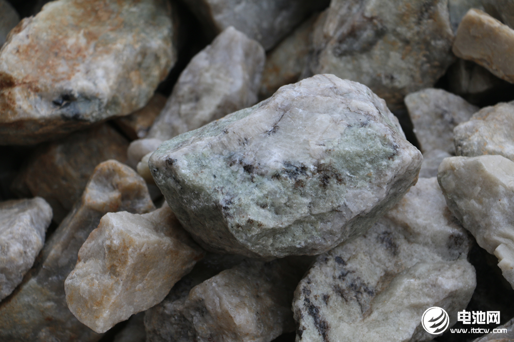 4億封頂價(jià)!22分鐘結(jié)束首輪拍賣!國(guó)內(nèi)鋰礦拍賣也瘋狂?