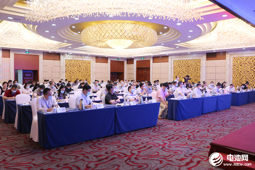 首屆中國(guó)新材料(鋰電化學(xué)品)財(cái)富論壇現(xiàn)場(chǎng) 首屆中國(guó)新材料(鋰電化學(xué)品)財(cái)富論壇現(xiàn)場(chǎng)