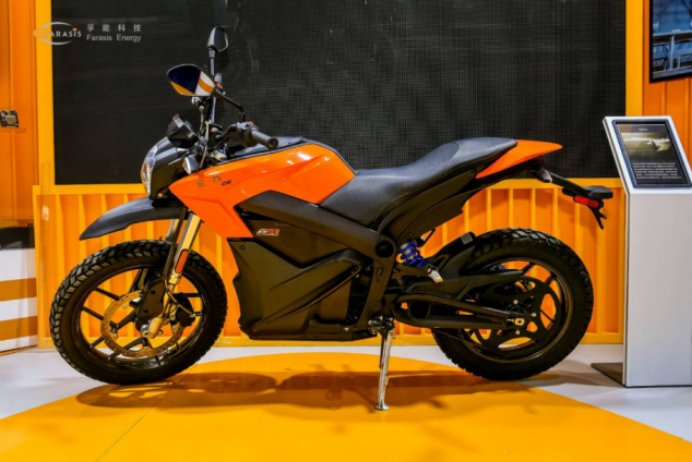 本屆摩博會(huì)上，孚能展臺(tái)展出ZERO展車