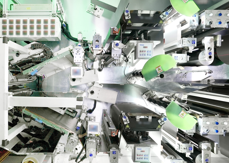 疊片短刀VS大圓柱:特斯拉宏圖背后的電池“競賽”