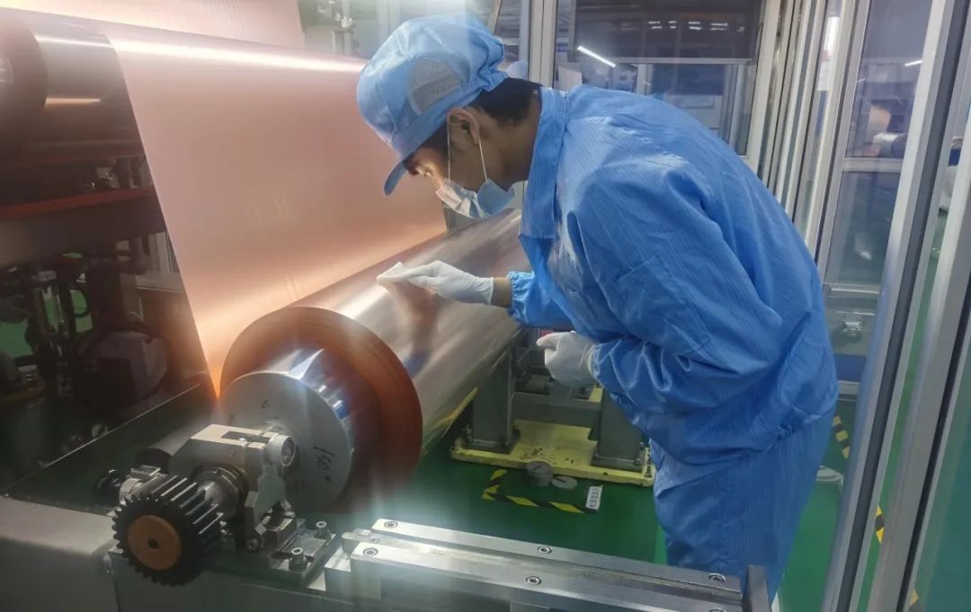 廣西華創4μm高抗拉極薄鋰電銅箔試產成功 廣西華創4μm高抗拉極薄鋰電銅箔試產成功