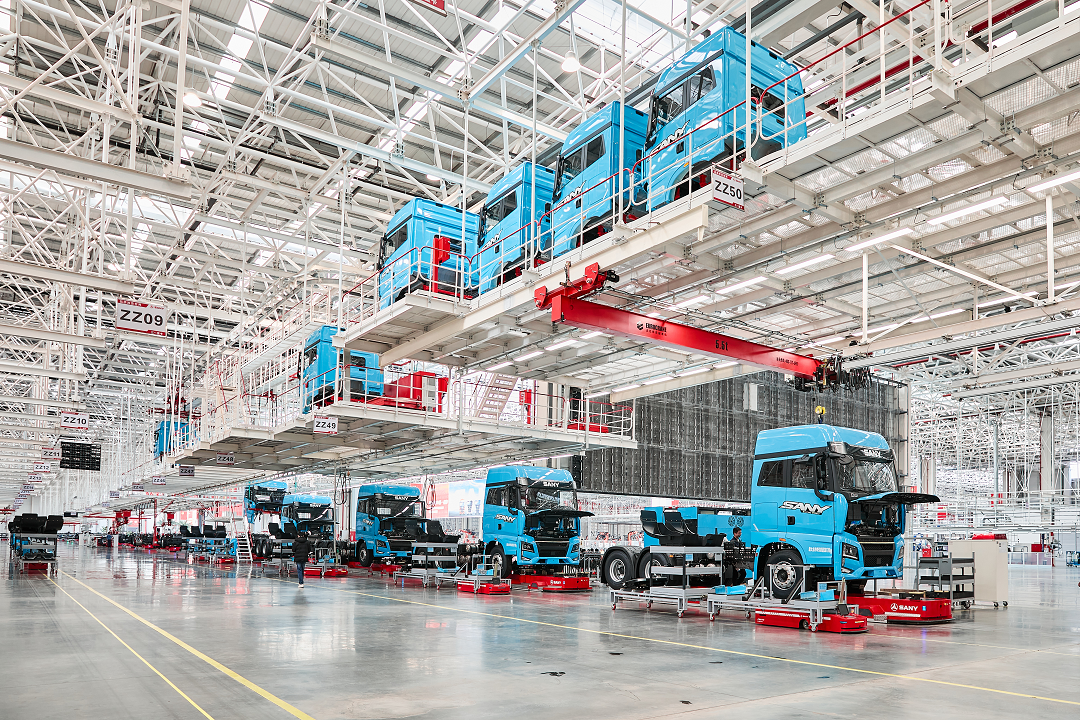 跑900公里少花2000元！10分鐘下線一臺！新能源重卡火了