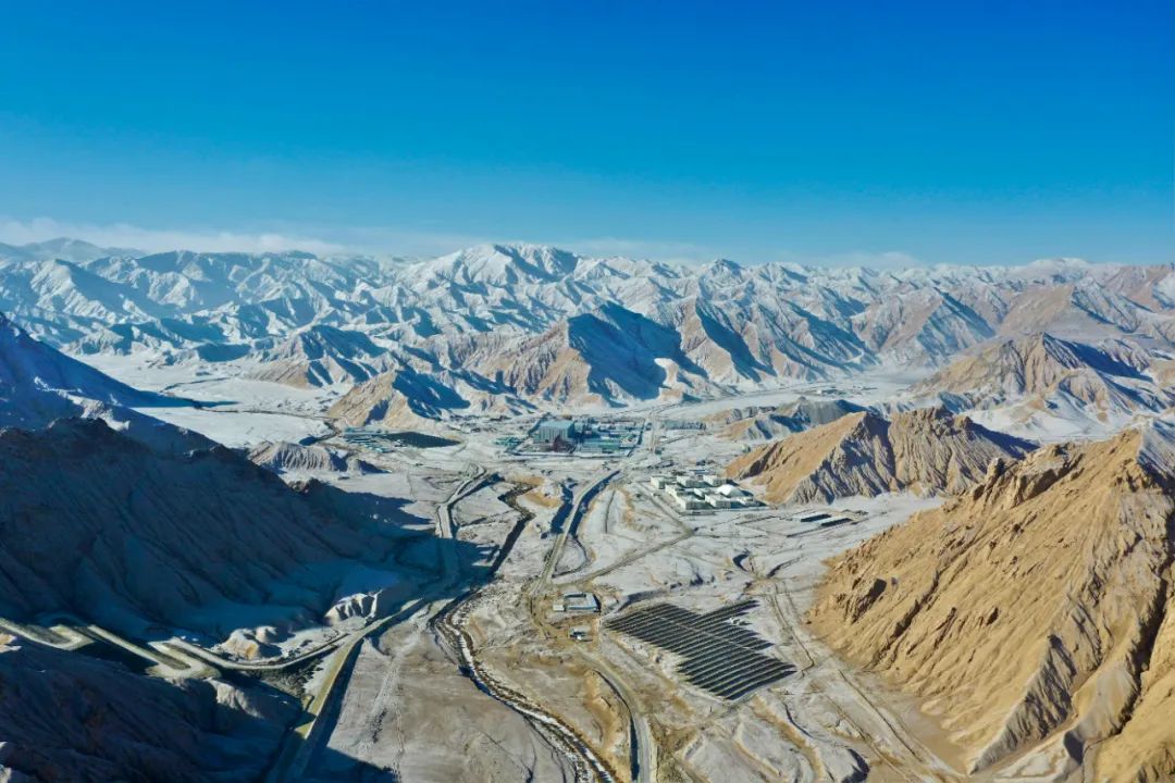 總投資約50億！夏日哈木鎳鈷礦采選項目產出首批鎳鈷精礦粉