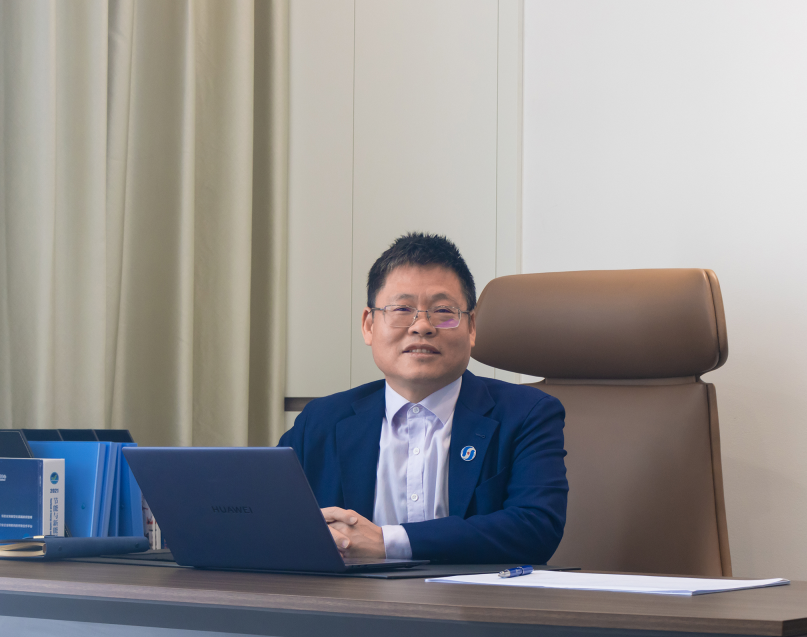 國鴻氫能燕希強：祝您前兔無量，勢不可擋！