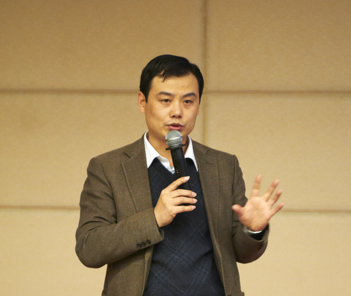 飛毛腿電池有限公司 總經(jīng)理 張皓 飛毛腿電池有限公司 總經(jīng)理 張皓