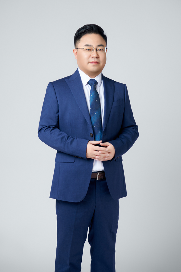 天津金牛電源材料有限責任公司 總經理 劉鈞