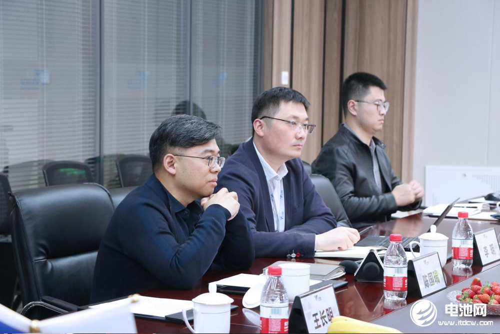 中國(guó)電池新能源產(chǎn)業(yè)鏈調(diào)研團(tuán)一行參觀考察天力鋰能 中國(guó)電池新能源產(chǎn)業(yè)鏈調(diào)研團(tuán)一行參觀考察天力鋰能