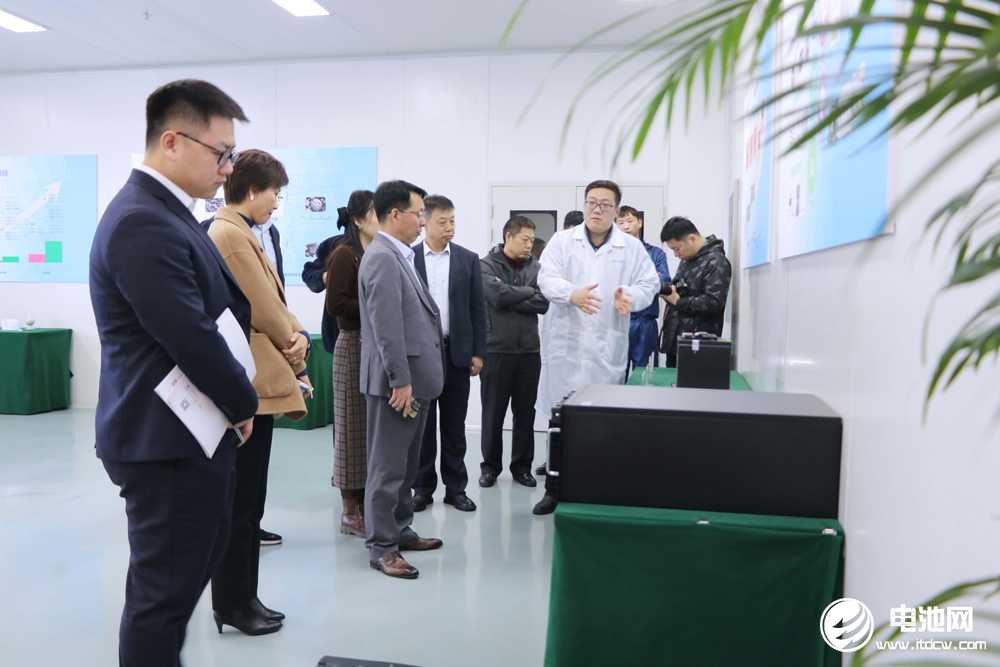 中國(guó)電池新能源產(chǎn)業(yè)鏈調(diào)研團(tuán)一行參觀考察多氟多新能源