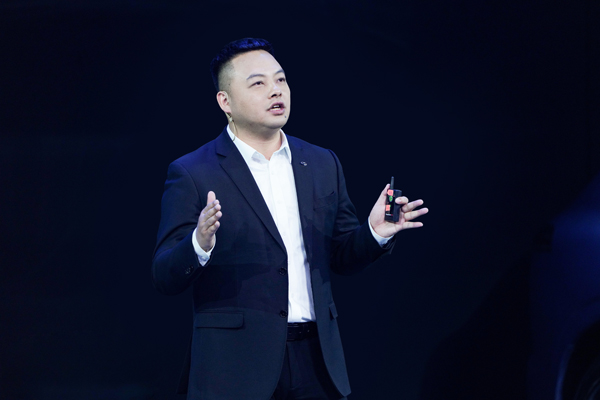 奇瑞汽車股份有限公司副總經(jīng)理、奇瑞汽車營銷公司總經(jīng)理、捷途汽車總經(jīng)理李學(xué)用發(fā)布鯤鵬超級性能電混C-DM