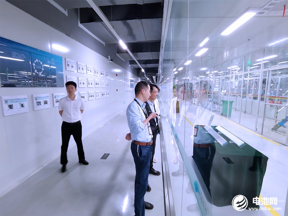 中關村新型電池技術創(chuàng)新聯(lián)盟秘書長于清教一行參觀考察長沙弗迪電池有限公司 中關村新型電池技術創(chuàng)新聯(lián)盟秘書長于清教一行參觀考察長沙弗迪電池有限公司