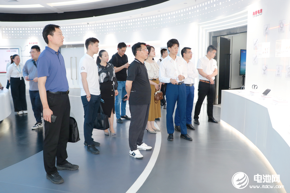 億緯鋰能目標(biāo)2023年?duì)I收700億 電池外銷(xiāo)占比提升 億緯鋰能目標(biāo)2023年?duì)I收700億 電池外銷(xiāo)占比提升