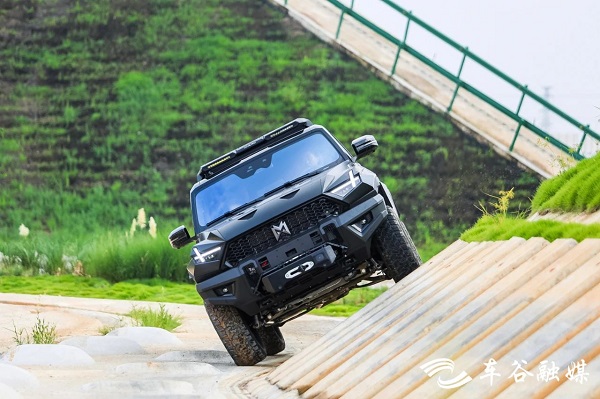 總投資63億元!東風旗下豪華電動越野品牌猛士科技正式投產