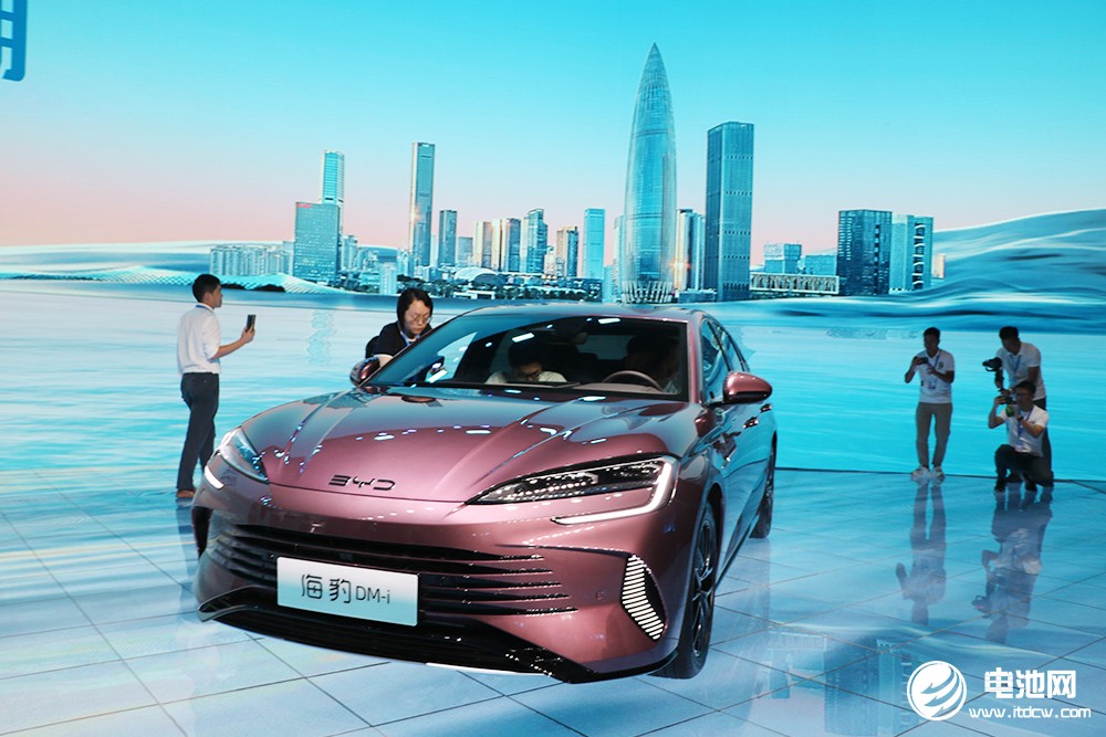 比亞迪海洋網銷量超140萬輛 海豹DM-i搶占中型轎車市場