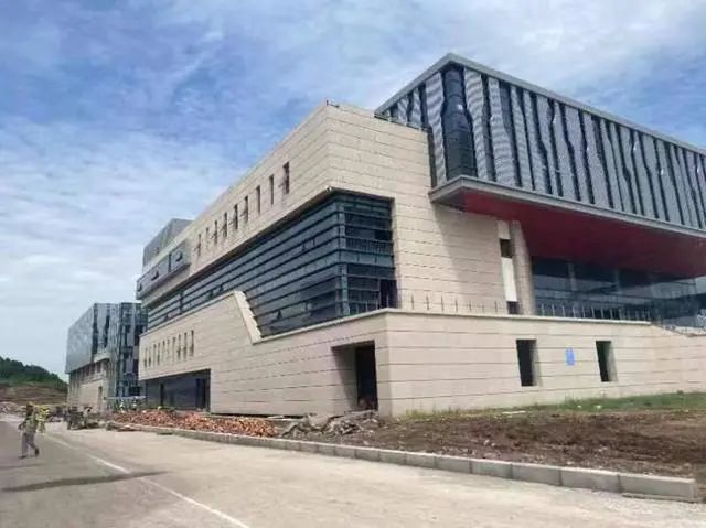 高端裝備產(chǎn)業(yè)園標(biāo)準(zhǔn)廠房 圖/人民網(wǎng)-四川頻道