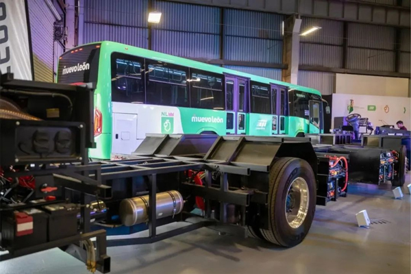 配備刀片電池等 比亞迪向墨西哥新萊昂州交付電動大巴底盤