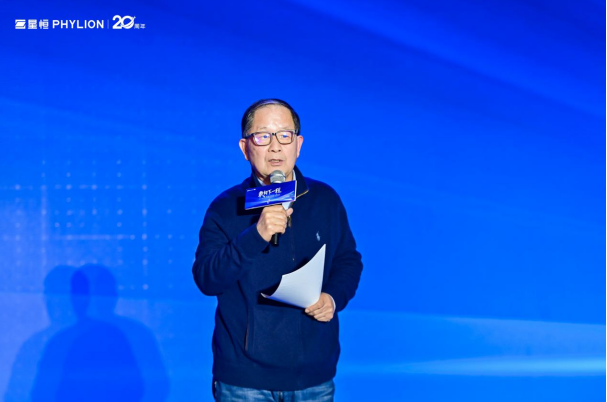 江蘇省自行車電動車協(xié)會名譽(yù)理事長陸金龍