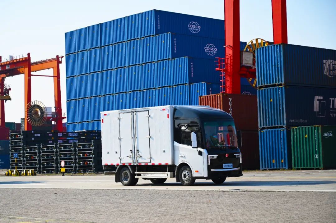 智能網聯電動輕卡前晨iC1