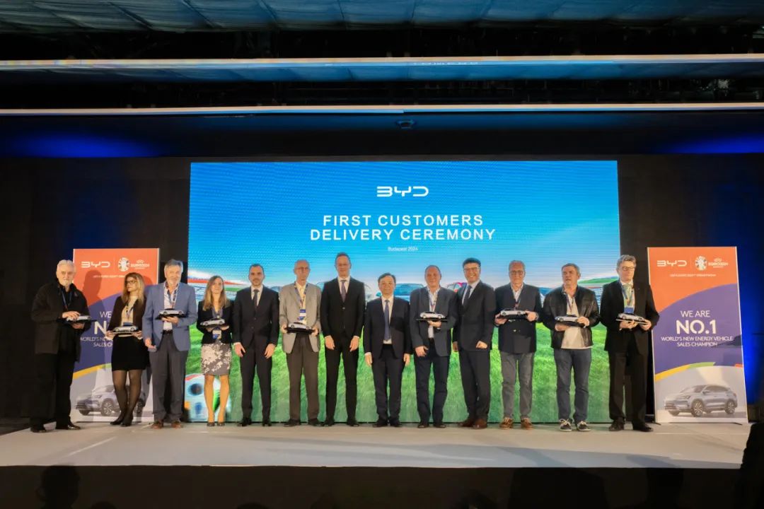 王傳福親自交車！比亞迪匈牙利首批乘用車正式交付