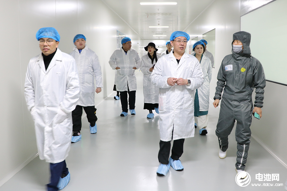 中國電池新能源產(chǎn)業(yè)鏈調(diào)研團(tuán)一行到訪南通星源 中國電池新能源產(chǎn)業(yè)鏈調(diào)研團(tuán)一行到訪南通星源