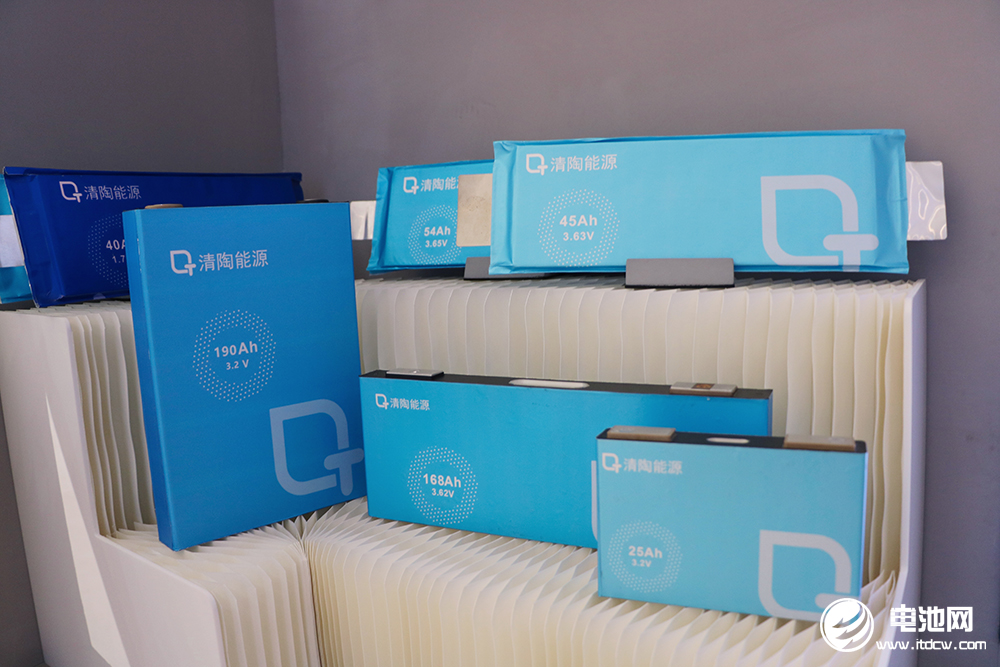 一張海報(bào)掀起固態(tài)電池潮！各家都說(shuō)重大突破，全固態(tài)這么容易？